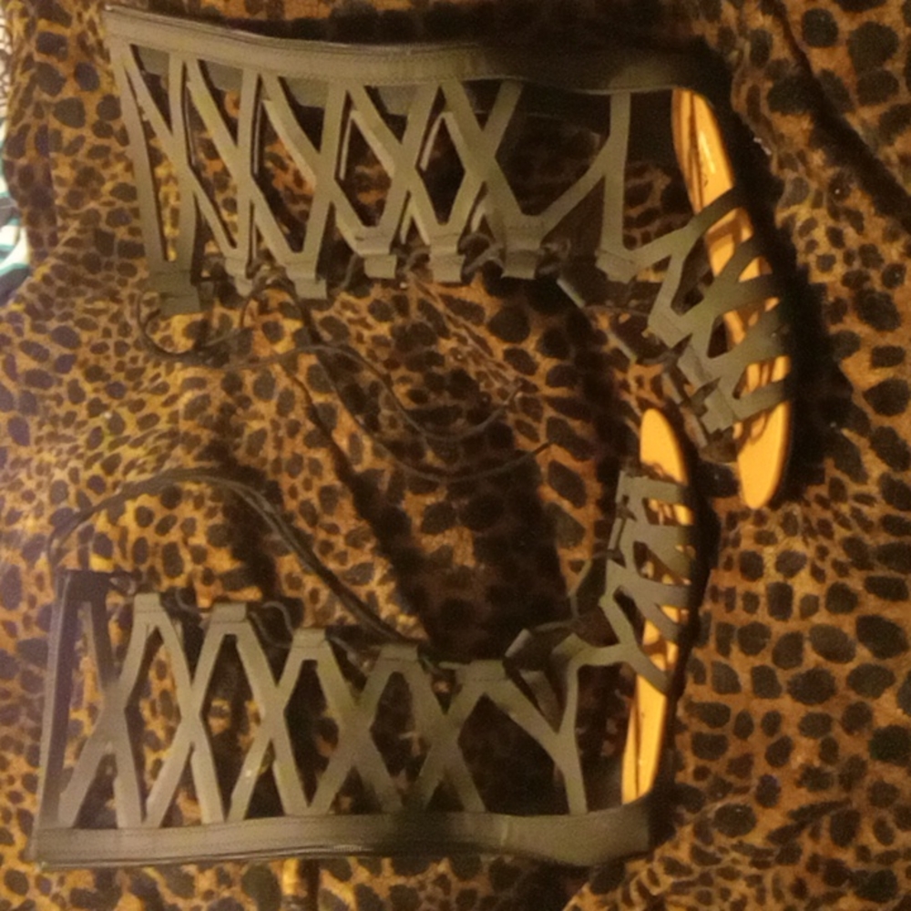 Soda gladiator shoe